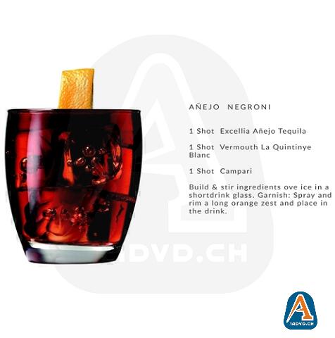 Excellia Tequila: Aejo - 100% Weber Blue Agave 0.7 Liter 40% Vol.